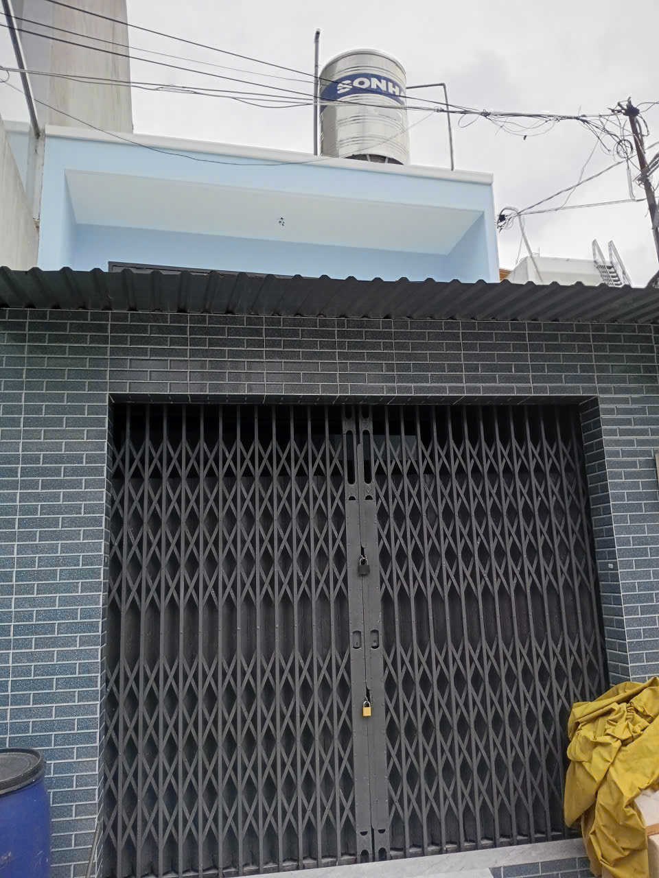 Bán nhà Hòa Bình (Hiệp Tân, Tân Phú) - 70m2 (4x17.5m), 2 tầng, 3PN, 2WC - Hẻm xe hơi - Nhà đẹp ở ngay - Giá 6.95 tỷ